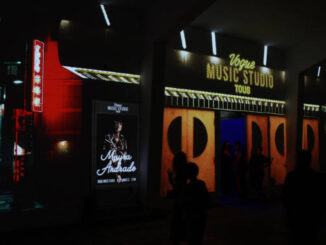 En la VOGUE Iconic Party celebrada en Lisboa recientemente, se usaron cerca de 40 proyectores y displays LCD de Christie. Foto: Christie