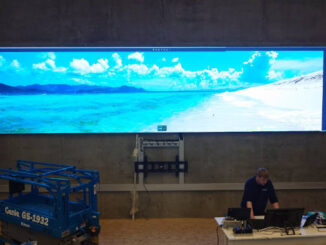 La Norwegian School of Economics (NHH) ha instalado una impresionante pantalla LED Alfalite ModularpixPro 1.5 de 9x2 metros con tecnología ORIM en sus instalaciones de de Bergen (Noruega). Foto: Alfalite