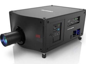 El Sapphire 4K40-RGBH, primer proyector híbrido de iluminación de alto brillo del mundo se estrena en InfoComm 2025. Foto: Christie