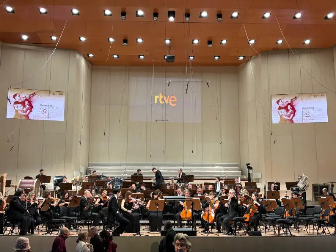 El histórico recinto ha sido equipado con dos displays LED de 3,00 x 1,69 metros cada uno, ubicados a ambos lados del escenario principal. Foto: Alfalite