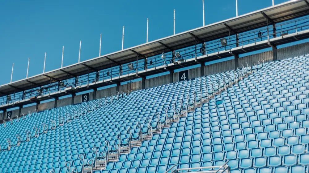 Cada vez más, los estadios y arenas se están convirtiendo en centros durante todo el año para conciertos, conferencias, hospitalidad, comercio minorista y actividades comunitarias. Foto: Hanwha Vision