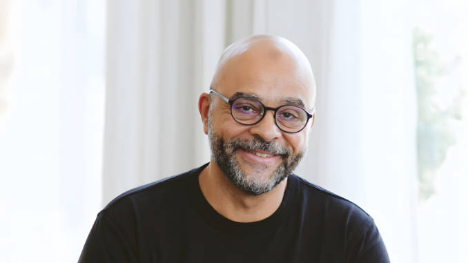 El exdirector de negocio de Google X abordará las posibilidades que abre la inteligencia artificial en un mundo cada vez más interconectado con su conferencia “Cuando la inteligencia humana y la artificial se unen: construir un futuro en el que merezca la pena vivir“. Foto: ISE
