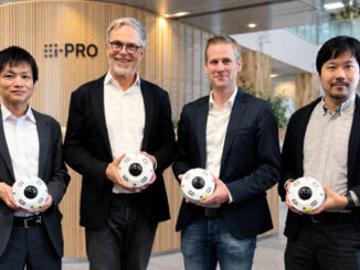 De izquierda a derecha: Satoshi Kataoka, director de gestión de productos de cámaras y dispositivos móviles de i-PRO; Harro Stokman, director ejecutivo de Kepler Vision Technologies; Glenn Michiels, responsable de producto; y Yuki Naito, responsable de ingeniería de proyectos estratégicos de i-PRO. Foto: i-PRO